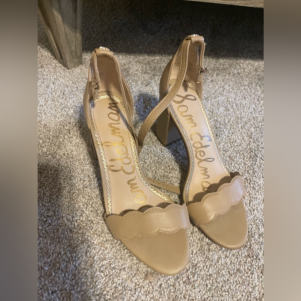 Sam Edelman Nude Scalloped Heels